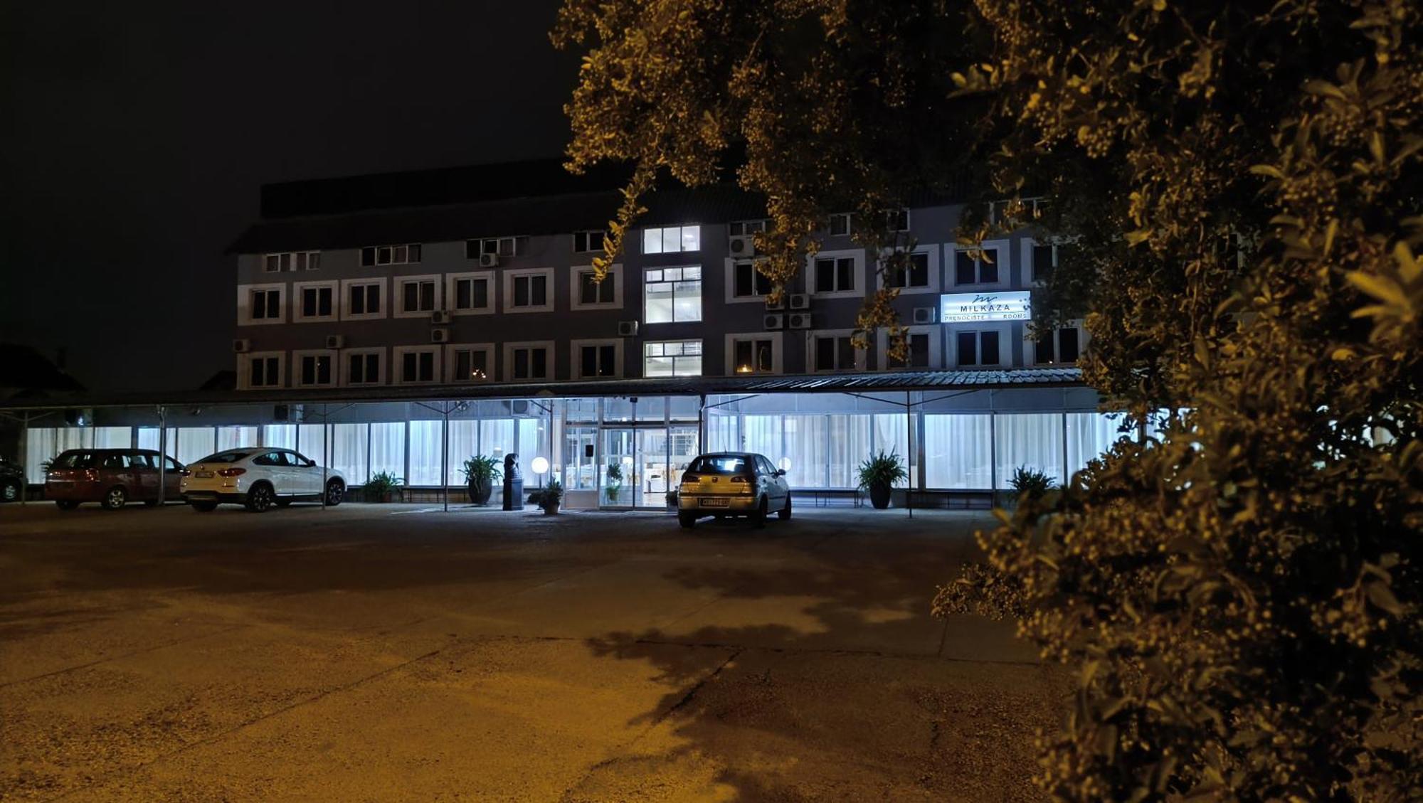 Hostel Milkaza โนวีซาด ภายนอก รูปภาพ