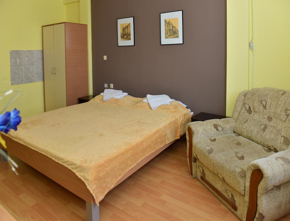 Hostel Milkaza โนวีซาด ภายนอก รูปภาพ