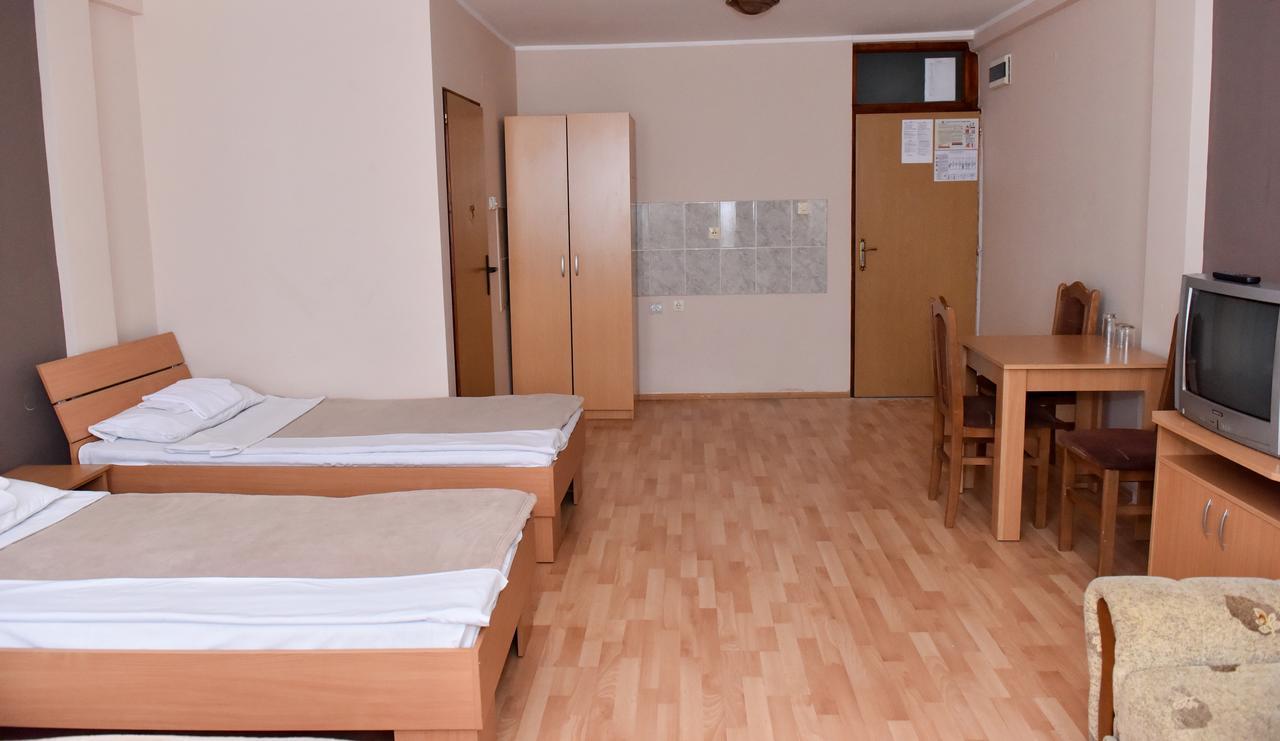 Hostel Milkaza โนวีซาด ภายนอก รูปภาพ